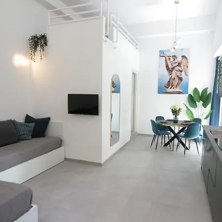 1886 Colosseo Apartment *